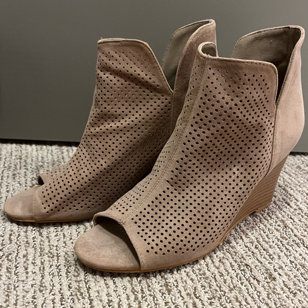 Women’s open toe heels